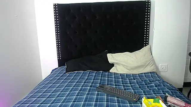 Ayliinn  online show from 03.14.25