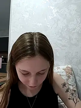 Snapshot of Bonechka chatting on 09.08.25 Bonechka online show from 09.08.25