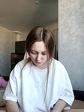 Snapshot of Bonechka chatting on 11.04.25 Bonechka online show from 11.04.25