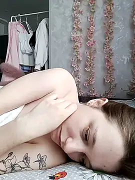 Snapshot of Bonechka chatting on 11.21.25 Bonechka online show from 11.21.25