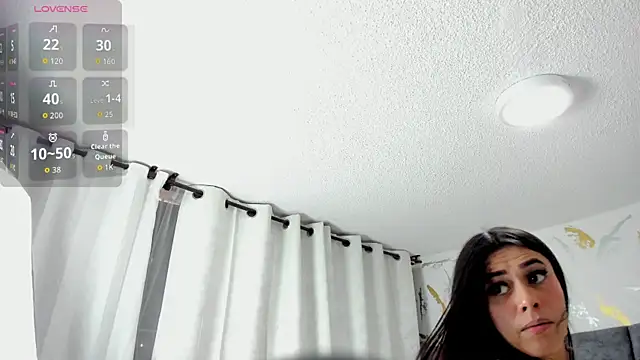 Cristal Velle online show from 12.17.25