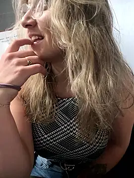 Snapshot of Isabella_Varella chatting on 01.19.26 Isabella Varella online show from 01.19.26