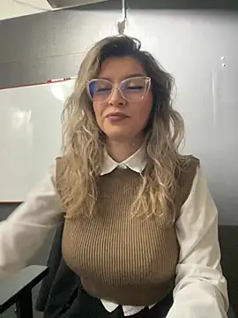 Snapshot of Isabella_Varella chatting on 02.02.26 Isabella Varella online show from 02.02.26