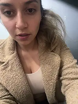 Snapshot of Isabella_Varella chatting on 02.16.26 Isabella Varella online show from 02.16.26