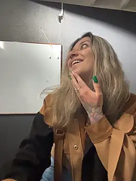 Snapshot of Isabella_Varella chatting on 02.23.26 Isabella Varella online show from 02.23.26