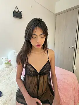 Snapshot of ZaraLuuv chatting on 05.03.26 ZaraLuuv online show from 05.03.26