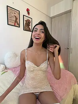 Snapshot of ZaraLuuv chatting on 07.17.26 ZaraLuuv online show from 07.17.26