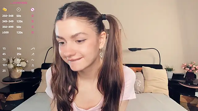 Snapshot of CathrynCovil chatting on 04.16.26 CathrynCovil online show from 04.16.26