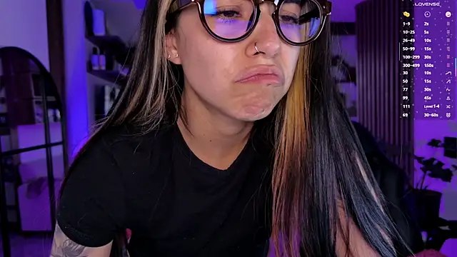 Saraa Desiree online show from 03.30.26