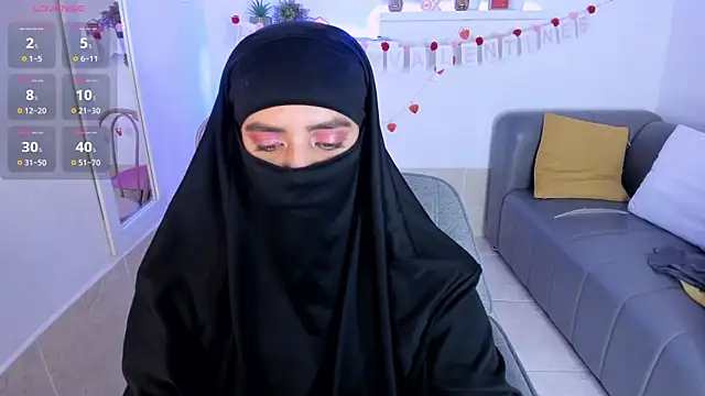 Snapshot of salma_arabicc chatting on 10.04.25 salma arabicc online show from 10.04.25