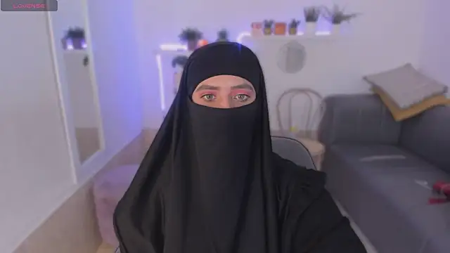 Snapshot of salma_arabicc chatting on 10.10.25 salma arabicc online show from 10.10.25