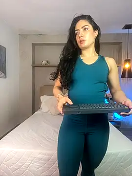 Snapshot of isabella_winkler chatting on 10.08.25 isabella winkler online show from 10.08.25