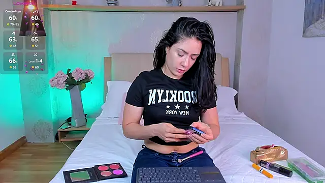 Snapshot of isabella_winkler chatting on 10.12.25 isabella winkler online show from 10.12.25
