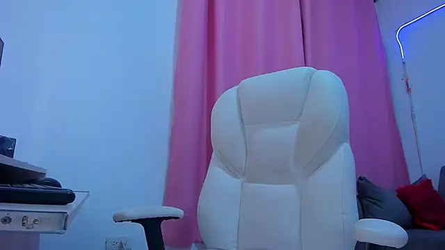 gaaby foxx online show from 10.04.25