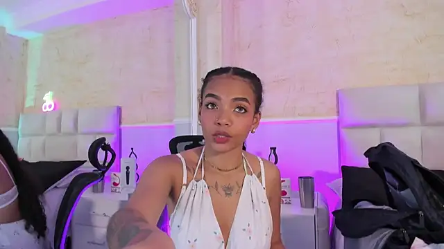 SarahLynn7 online show from 03.21.25