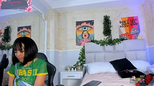 SarahLynn7 online show from 11.17.25