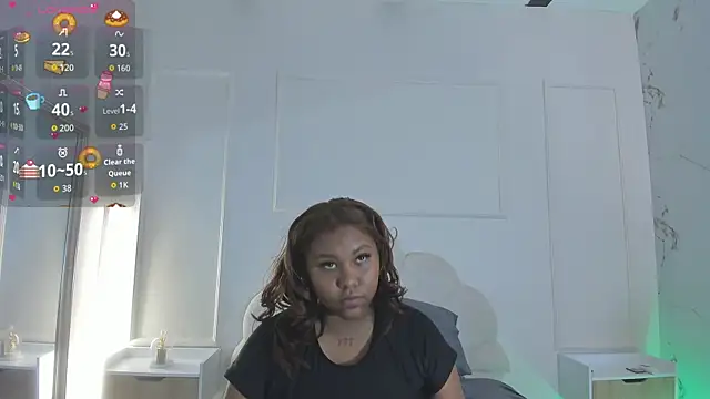Snapshot of Candaceoweens chatting on 07.21.26 Candaceoweens online show from 07.21.26