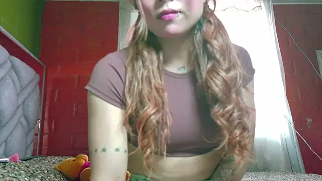 Snapshot of daniia_johns chatting on 09.09.25 daniia johns online show from 09.09.25