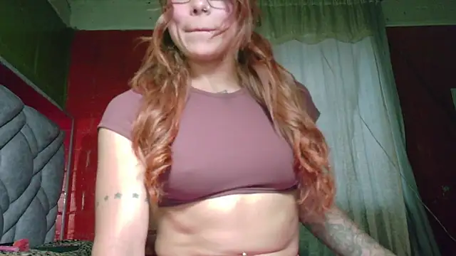 Snapshot of daniia_johns chatting on 09.23.25 daniia johns online show from 09.23.25