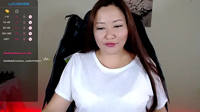 Snapshot of LisaAsianFlower chatting on 06.21.26 LisaAsianFlower online show from 06.21.26