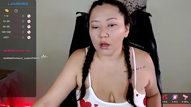 Snapshot of LisaAsianFlower chatting on 06.23.26 LisaAsianFlower online show from 06.23.26