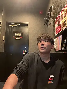 Snapshot of waka3232 chatting on 04.19.26 waka3232 online show from 04.19.26