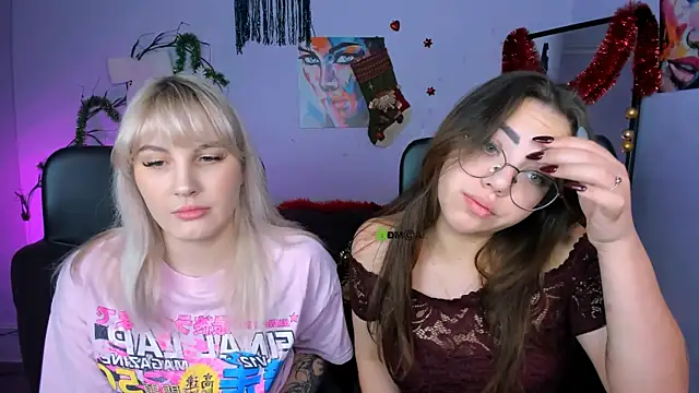 Snapshot of kiki_swan chatting on 01.06.26 kiki swan online show from 01.06.26