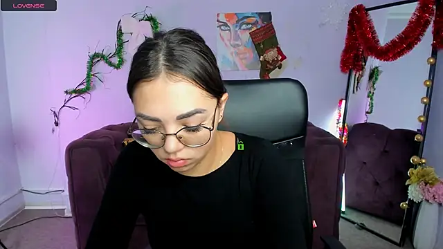 Snapshot of kiki_swan chatting on 01.10.26 kiki swan online show from 01.10.26