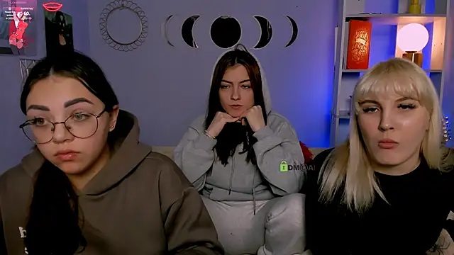 Snapshot of kiki_swan chatting on 01.14.26 kiki swan online show from 01.14.26