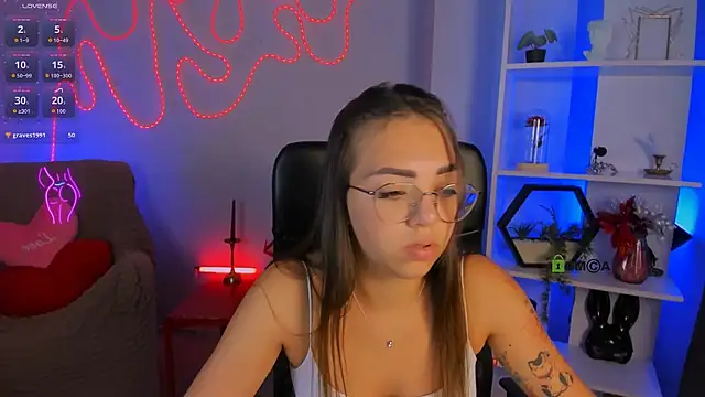 Snapshot of kiki_swan chatting on 07.19.26 kiki swan online show from 07.19.26