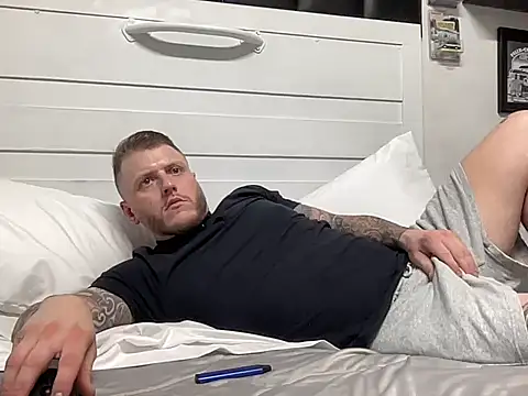 Snapshot of Thegreatwhitepipe chatting on 09.25.25 Thegreatwhitepipe online show from 09.25.25