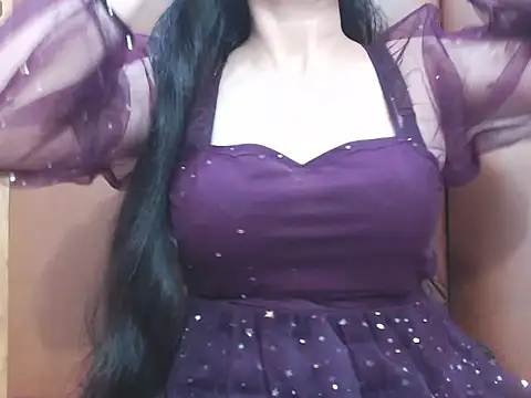 RealNaina online show from 10.30.25