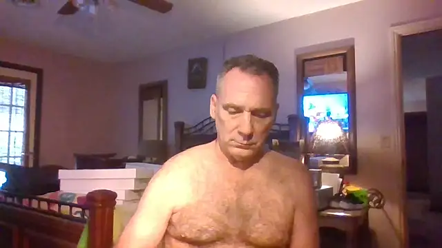 Snapshot of HunkofRock chatting on 10.28.25 HunkofRock online show from 10.28.25