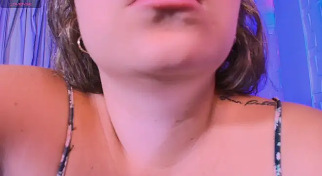 Snapshot of heidy_johns chatting on 09.17.25 heidy johns online show from 09.17.25