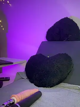 monse cat online show from 03.28.26