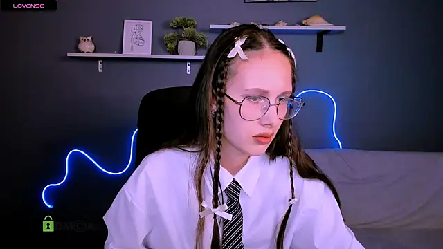 mona cloud online show from 09.22.25