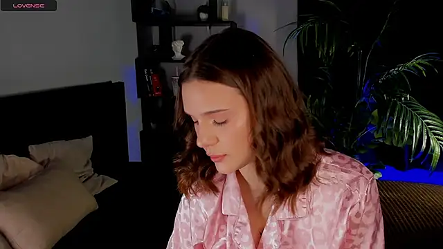 Snapshot of LisaBaillea chatting on 03.05.25 LisaBaillea online show from 03.05.25