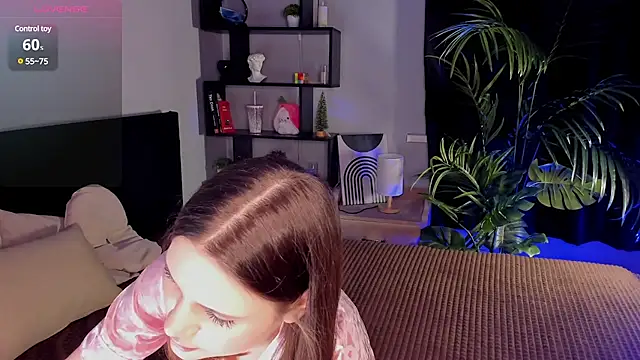 Snapshot of LisaBaillea chatting on 03.07.25 LisaBaillea online show from 03.07.25