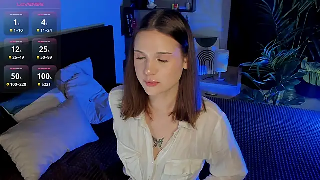 Snapshot of LisaBaillea chatting on 03.11.25 LisaBaillea online show from 03.11.25