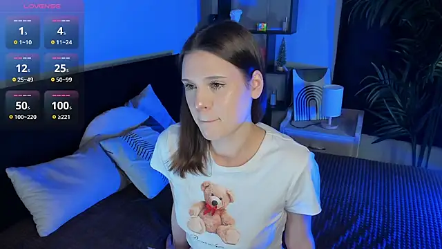 Snapshot of LisaBaillea chatting on 03.17.25 LisaBaillea online show from 03.17.25