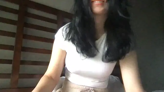 Snapshot of CoffeeM8te chatting on 03.12.25 CoffeeM8te online show from 03.12.25