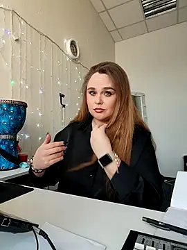 Snapshot of Juicy_PeachLux chatting on 02.18.26 Juicy PeachLux online show from 02.18.26