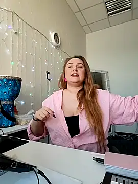 Snapshot of Juicy_PeachLux chatting on 02.19.26 Juicy PeachLux online show from 02.19.26