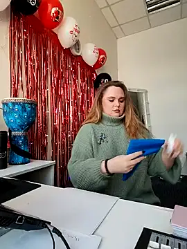 Snapshot of Juicy_PeachLux chatting on 02.27.26 Juicy PeachLux online show from 02.27.26