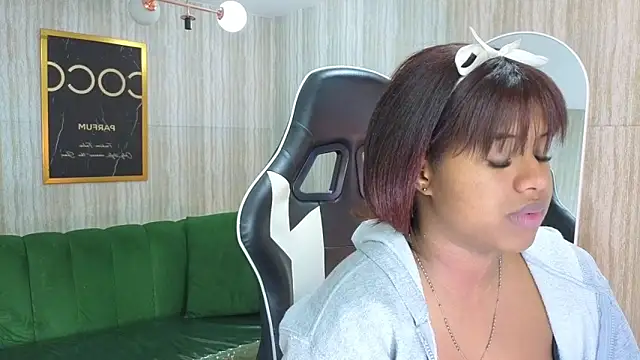 Snapshot of abby1_t_ chatting on 10.02.25 abby1 t  online show from 10.02.25