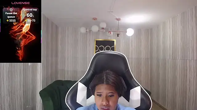 Snapshot of abby1_t_ chatting on 10.07.25 abby1 t  online show from 10.07.25