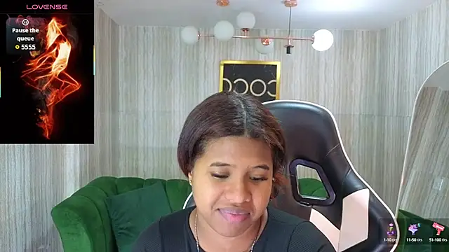 Snapshot of abby1_t_ chatting on 10.15.25 abby1 t  online show from 10.15.25