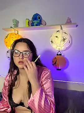 MiraLuccian online show from 10.14.25
