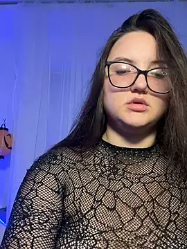 MiraLuccian online show from 10.24.25