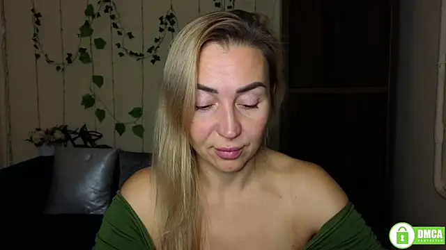 Kiss julli88I online show from 11.11.25